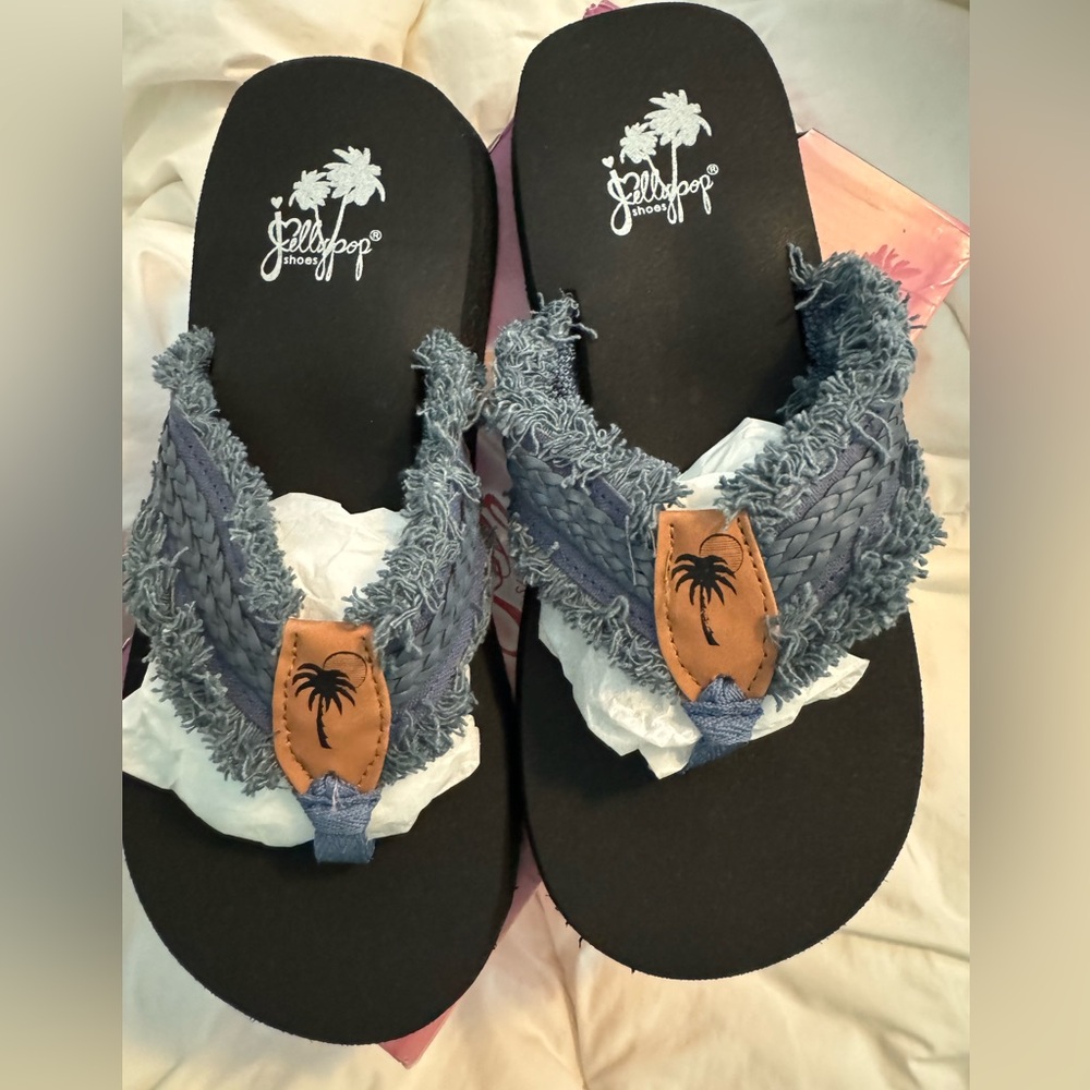 Jellypop size 9 new in box fringed flip flops in navy
